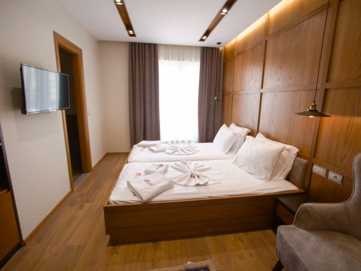 Hotel Lahuta Bajram Curri Exterior foto